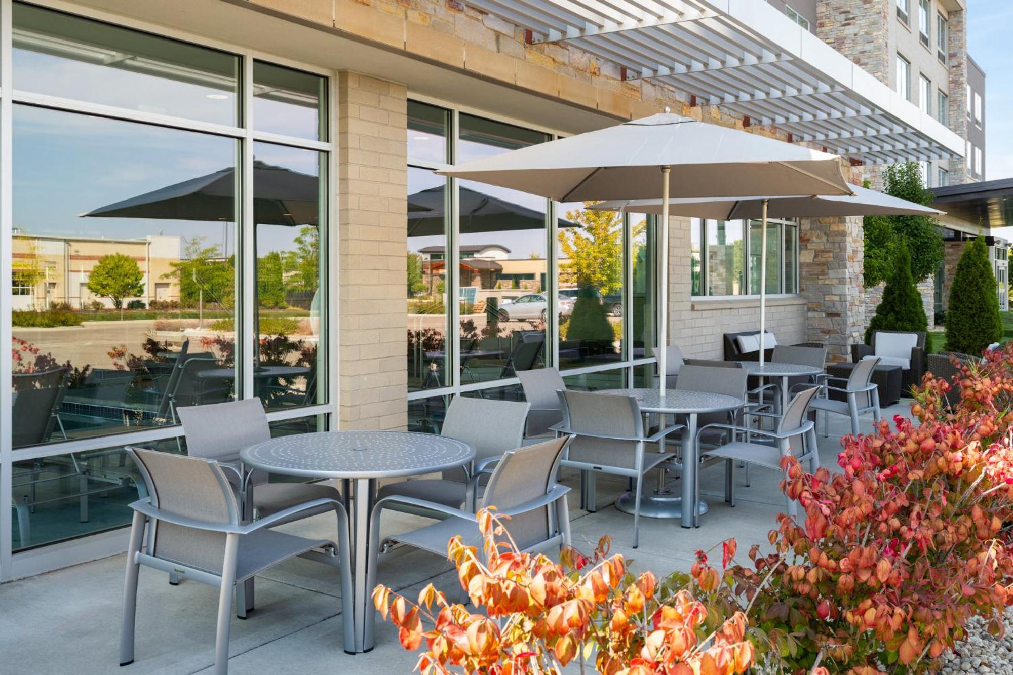Holiday Inn Express & Suites - Madison West - Middleton By Ihg Экстерьер фото