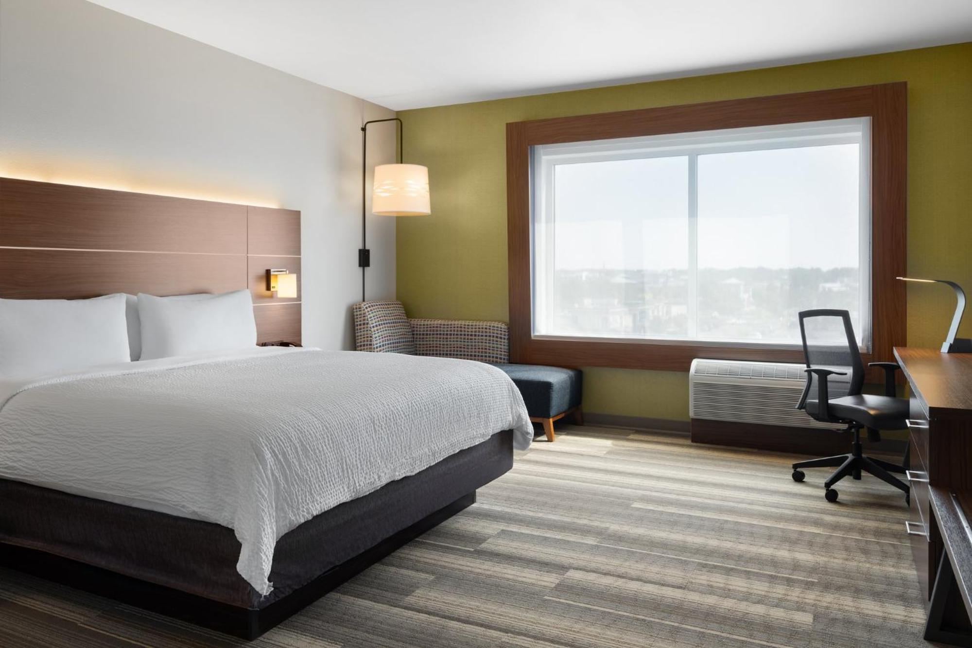 Holiday Inn Express & Suites - Madison West - Middleton By Ihg Экстерьер фото