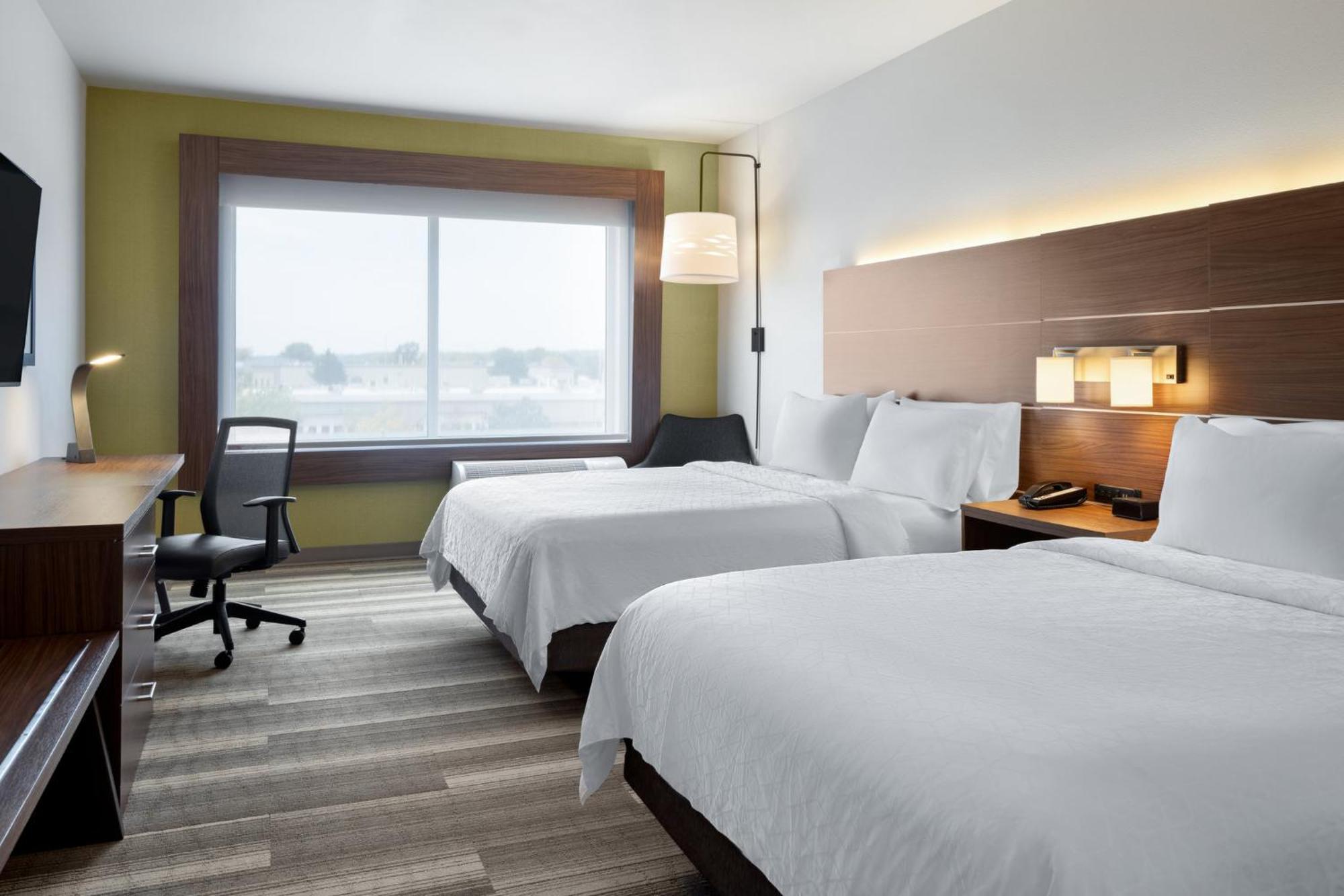 Holiday Inn Express & Suites - Madison West - Middleton By Ihg Экстерьер фото