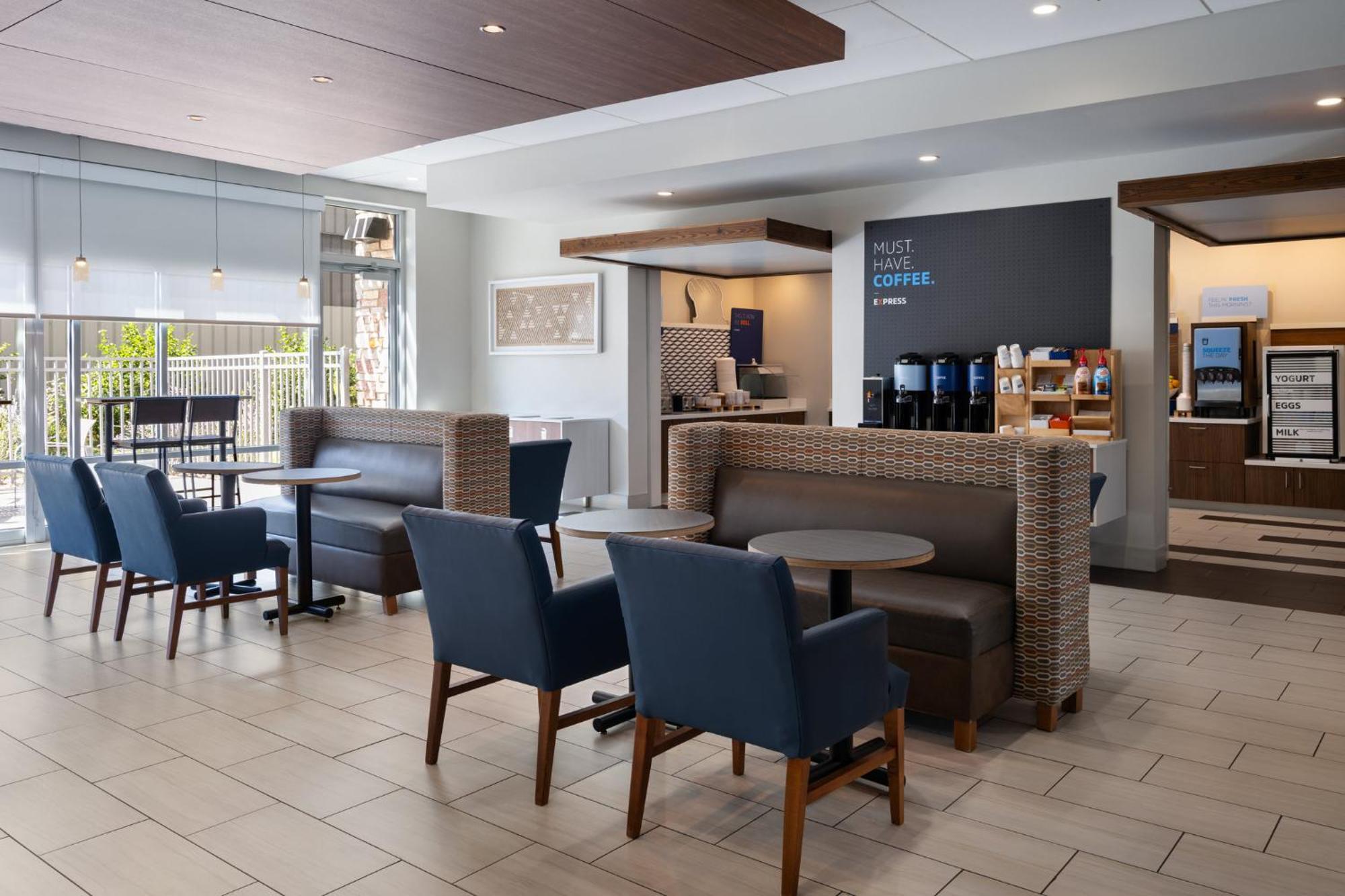 Holiday Inn Express & Suites - Madison West - Middleton By Ihg Экстерьер фото