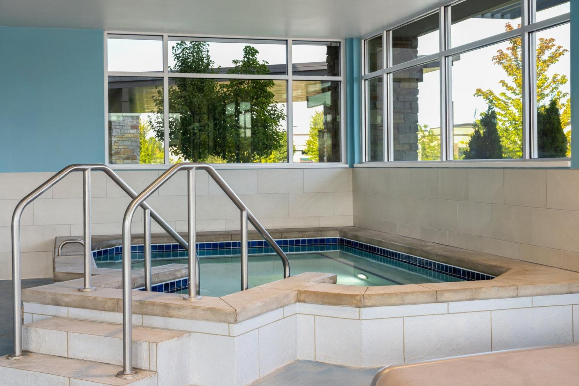 Holiday Inn Express & Suites - Madison West - Middleton By Ihg Экстерьер фото